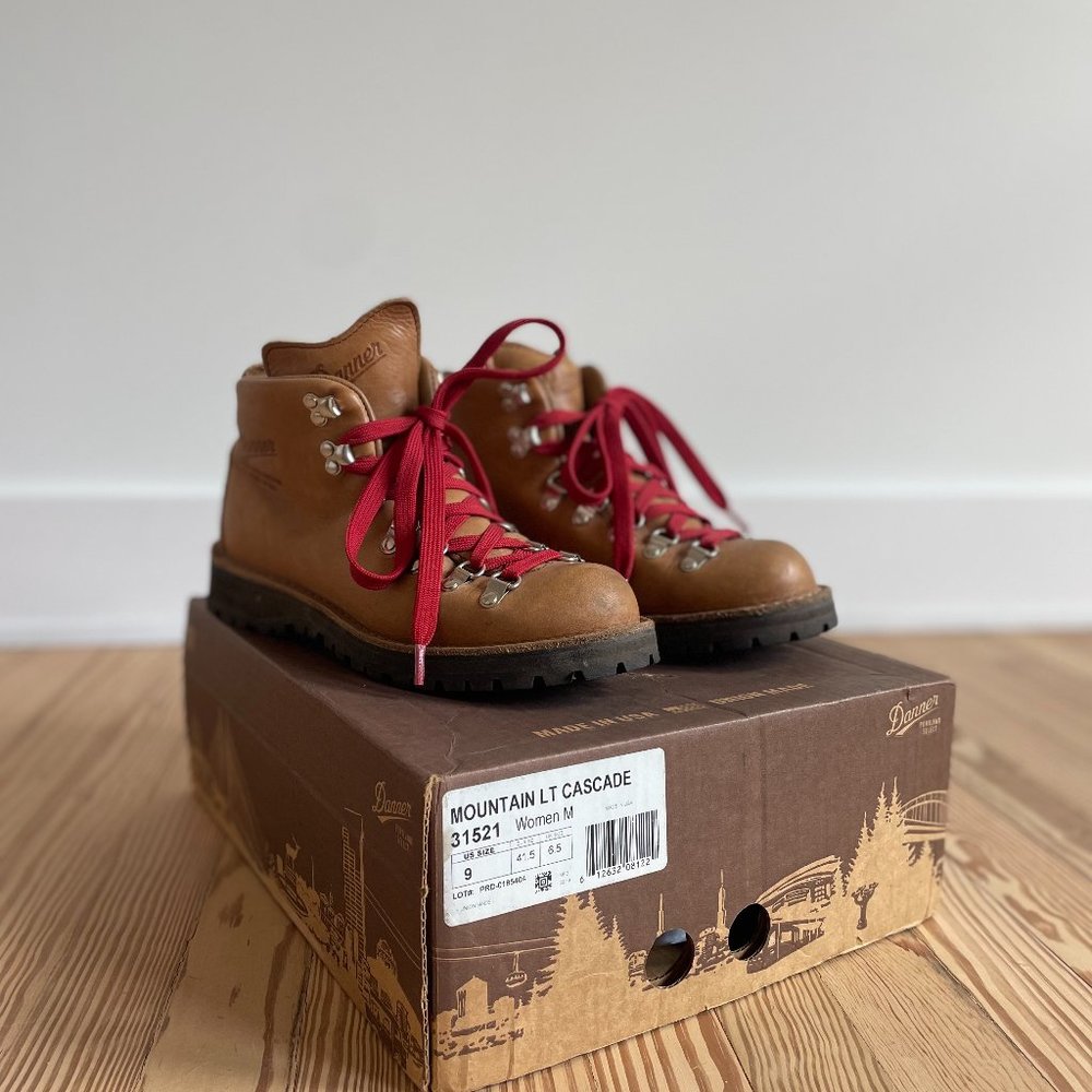 Danner Cascade Mountain Light Women's Hiking Boots